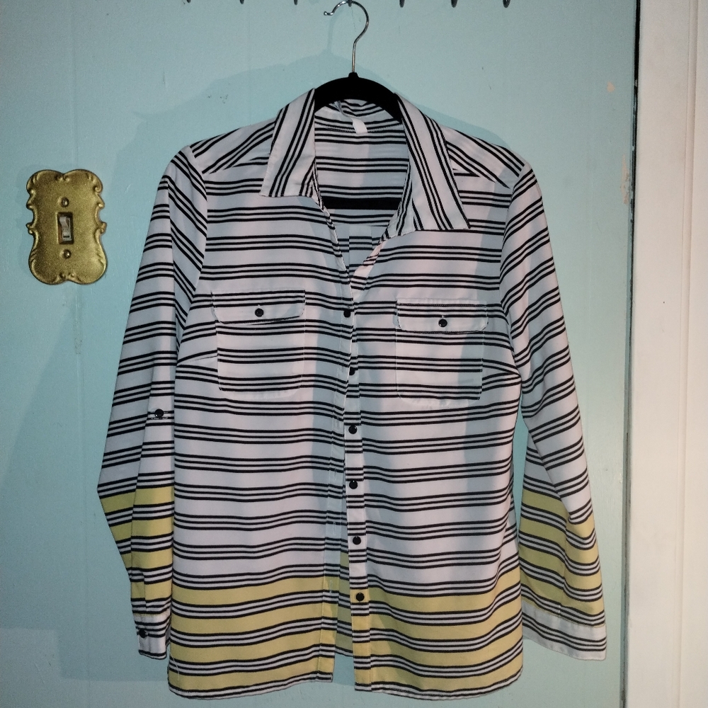 NY Collection Black and Yellow Button Down Shirt
